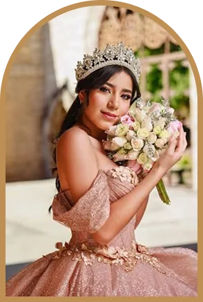 Victoria con vestido de quinceañera y un ramo de flores